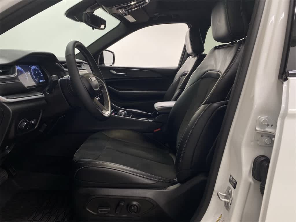 Thumbnail: 2024 Jeep Grand Cherokee - 13