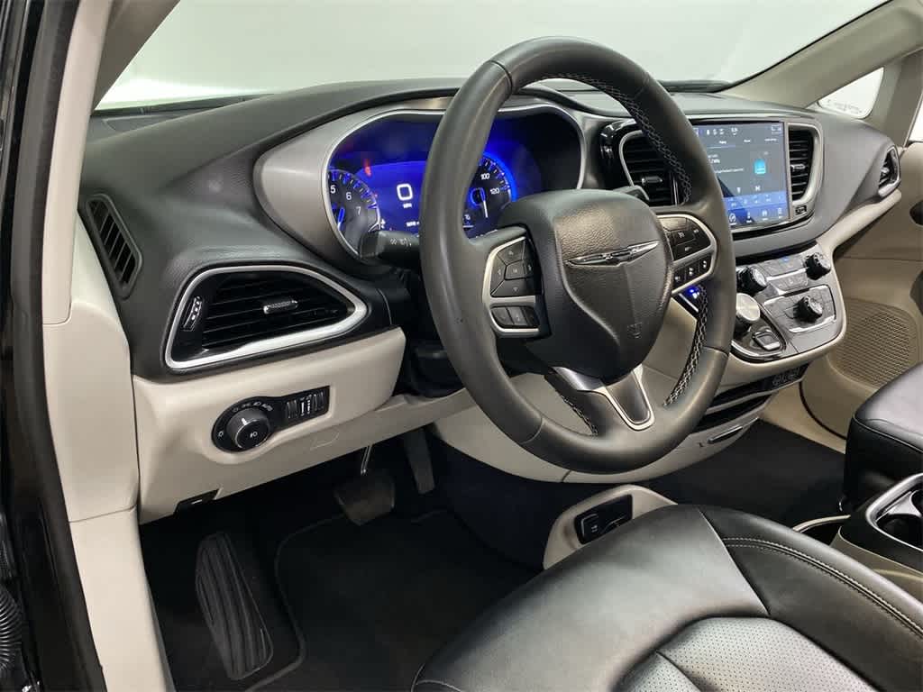 Thumbnail: 2024 Chrysler Pacifica - 2