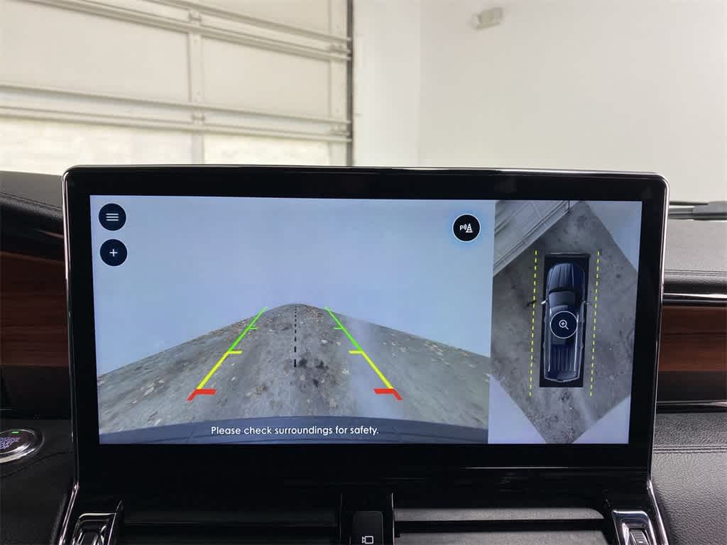 Thumbnail: 2024 Lincoln Navigator L - 25