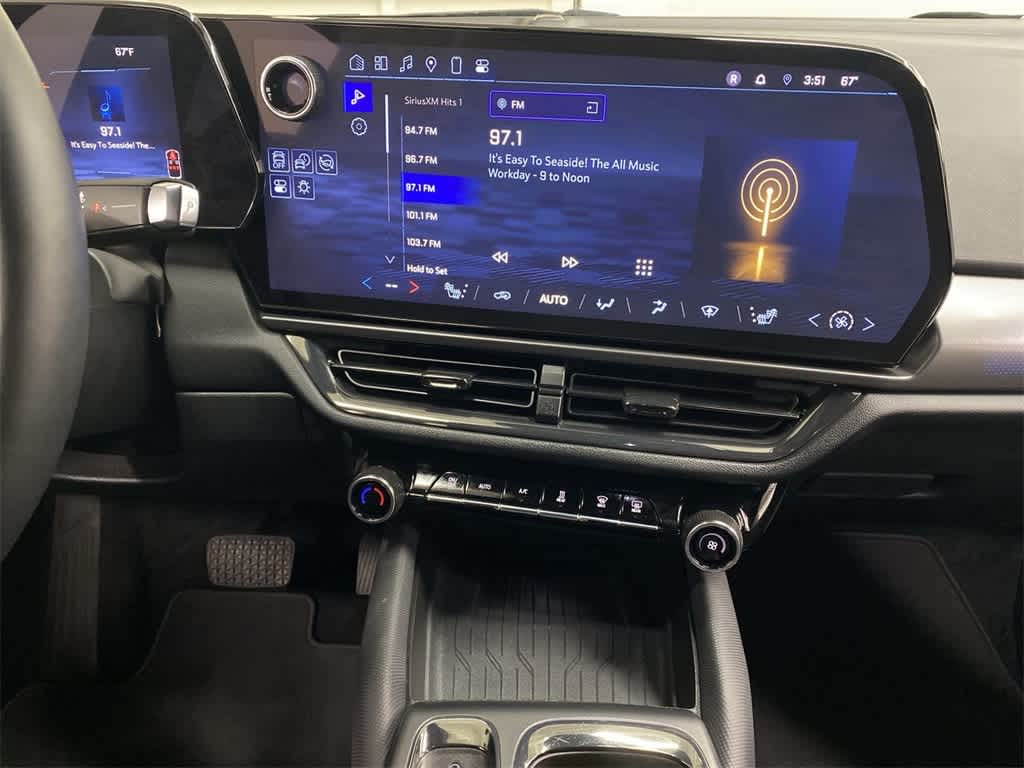 Thumbnail: 2024 Chevrolet Equinox - 24