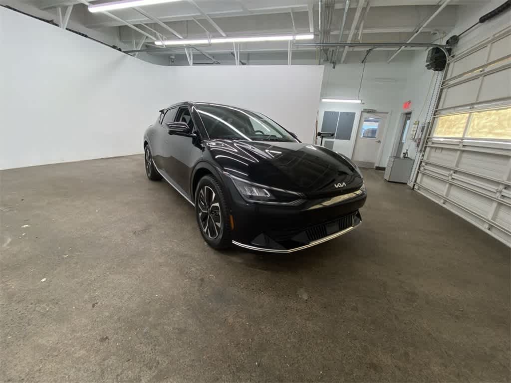 Thumbnail: 2023 Kia EV6 - 8