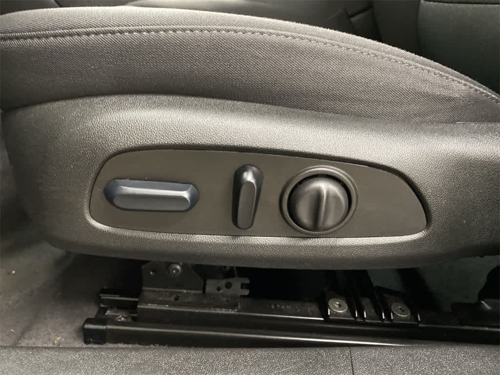 Thumbnail: 2023 Chevrolet Malibu - 14