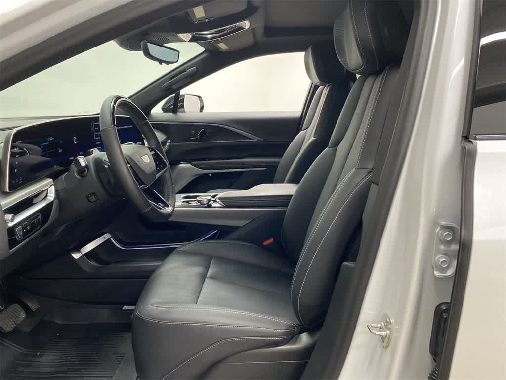 Thumbnail: 2025 Cadillac Lyriq - 15