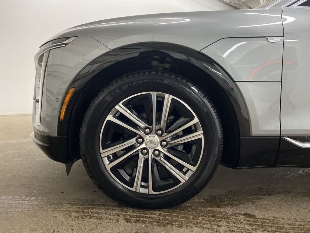 Thumbnail: 2025 Cadillac Lyriq - 12