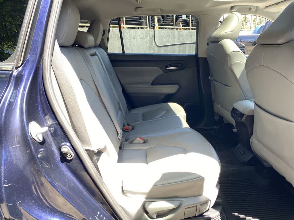 Thumbnail: 2021 Toyota Highlander - 18