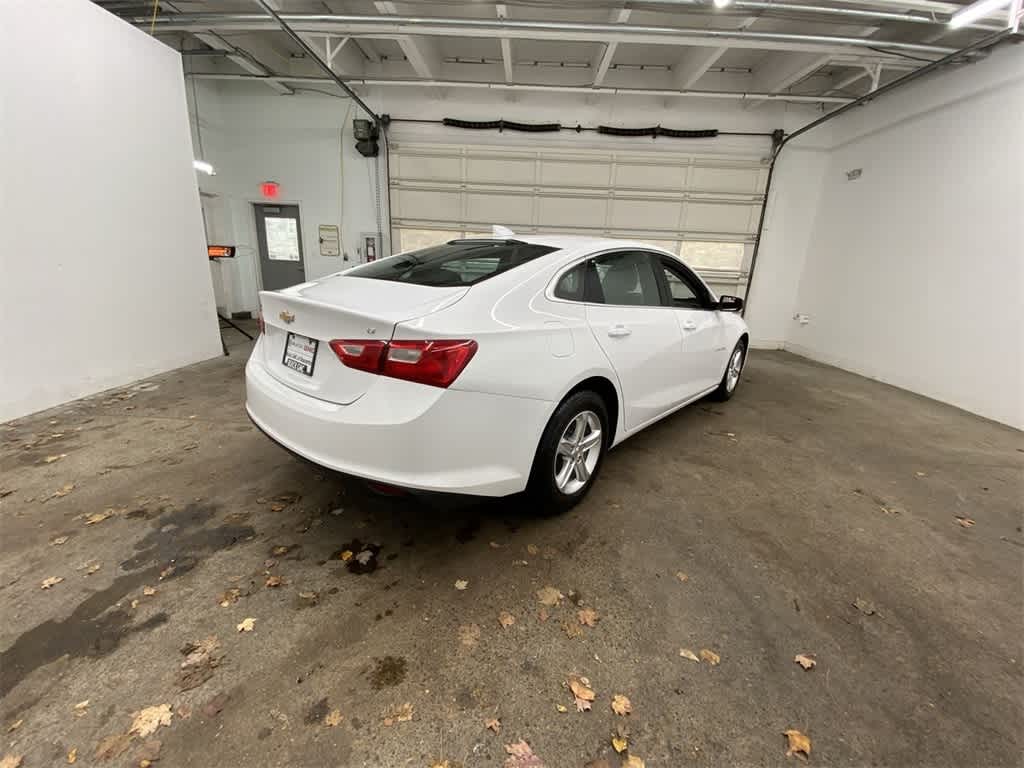 Thumbnail: 2023 Chevrolet Malibu - 6