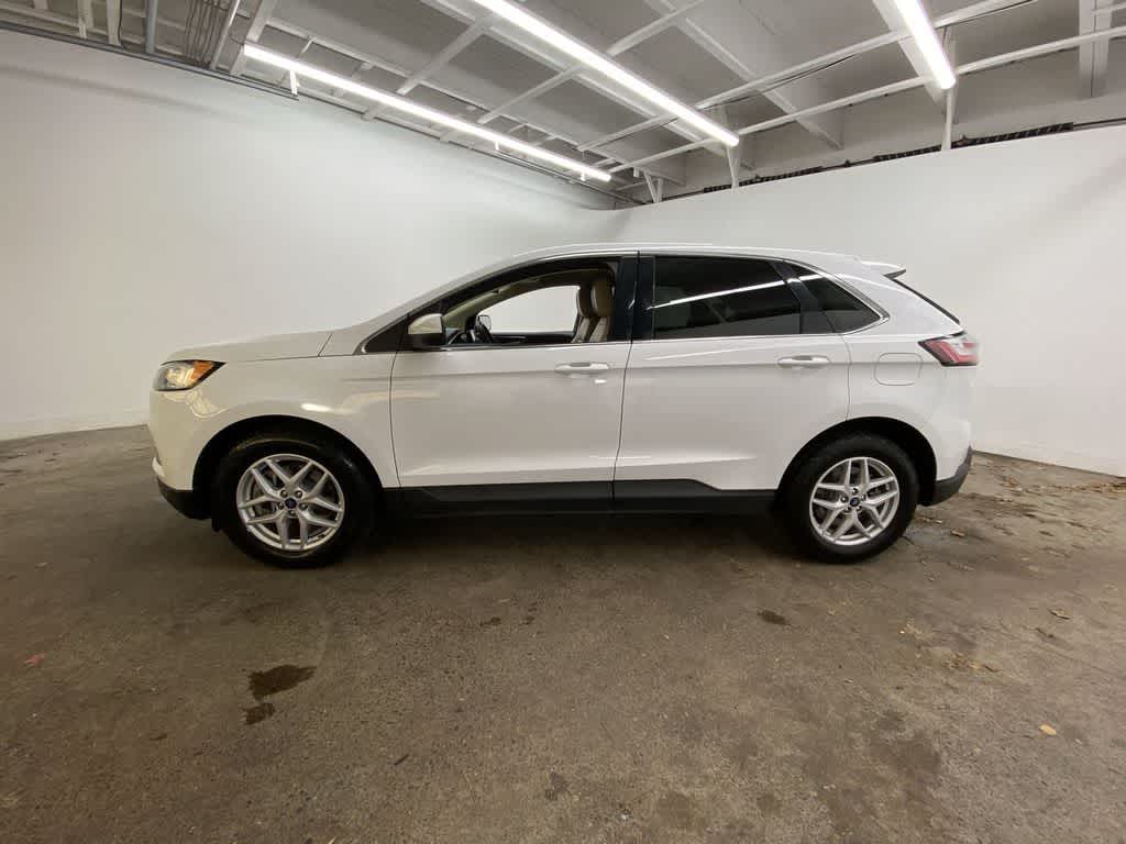Thumbnail: 2021 Ford Edge - 3