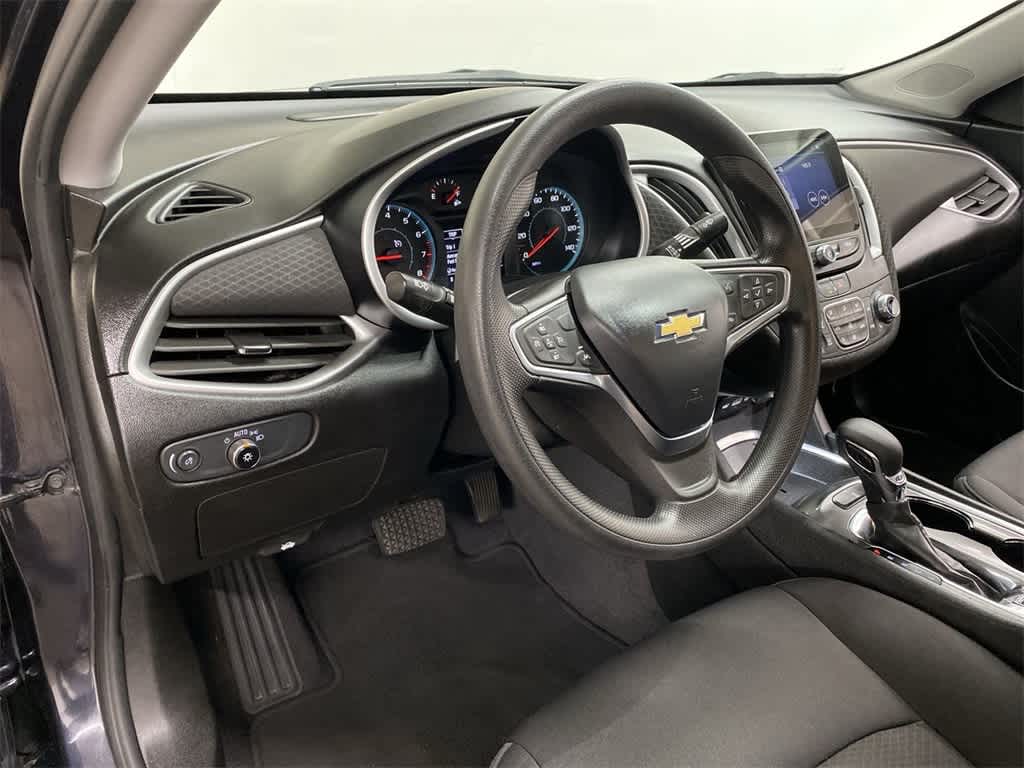 Thumbnail: 2023 Chevrolet Malibu - 2