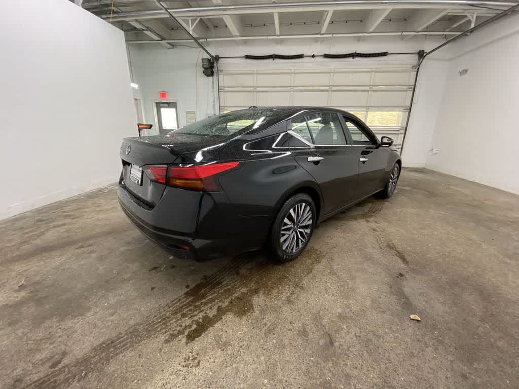 Thumbnail: 2025 Nissan Altima - 6