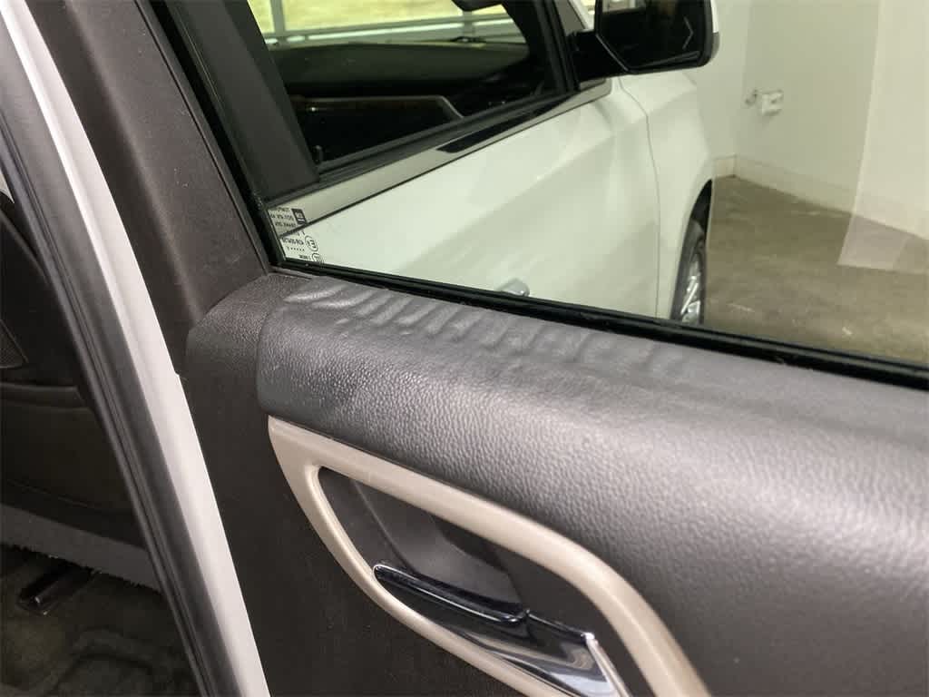 Thumbnail: 2016 GMC Yukon XL - 34