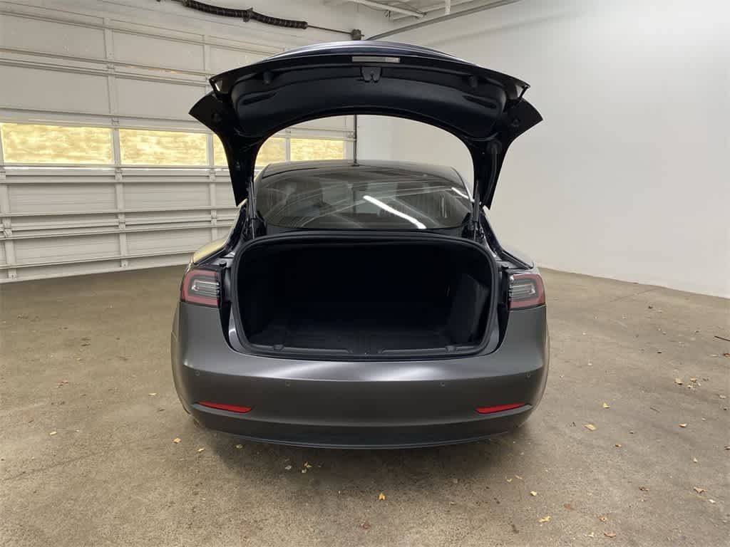 Thumbnail: 2018 Tesla Model 3 - 27