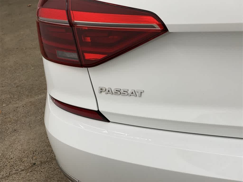 Thumbnail: 2018 Volkswagen Passat - 10