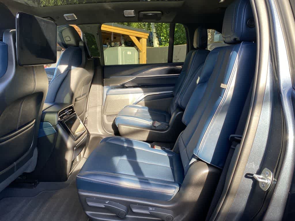 Thumbnail: 2025 Cadillac Escalade IQ - 17