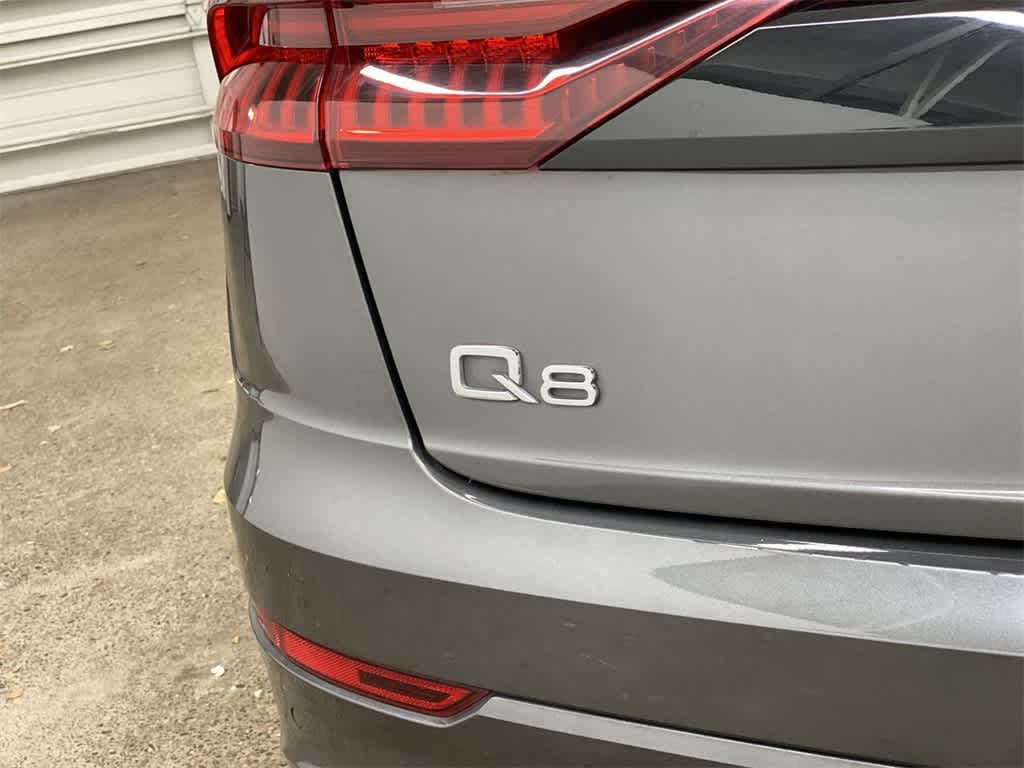 Thumbnail: 2019 Audi Q8 - 10
