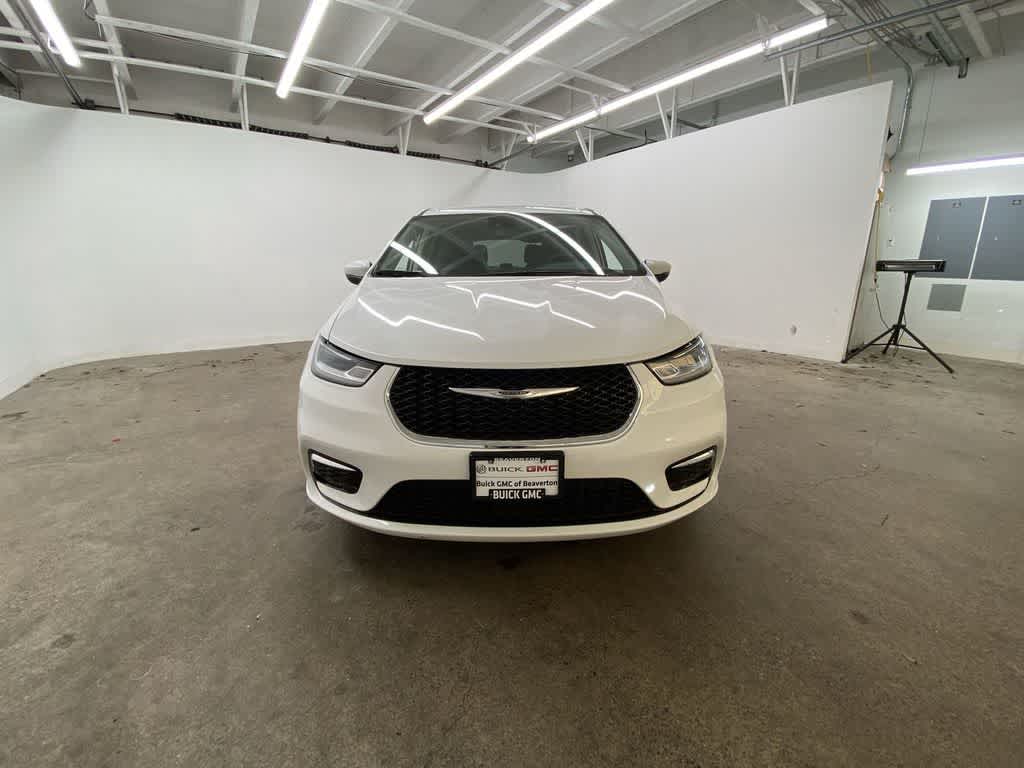 Thumbnail: 2023 Chrysler Pacifica - 9