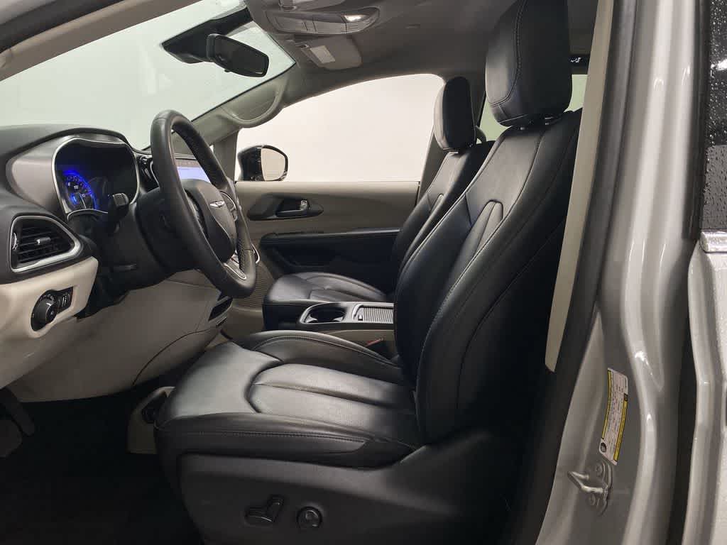 Thumbnail: 2024 Chrysler Pacifica - 13