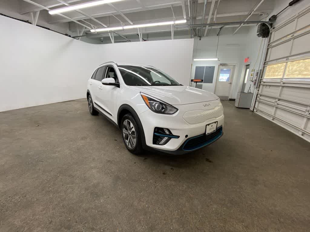 Thumbnail: 2022 Kia Niro - 8