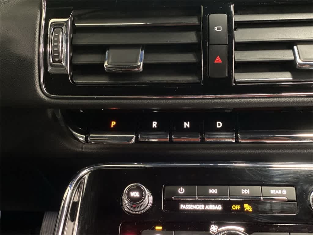 Thumbnail: 2024 Lincoln Navigator L - 26