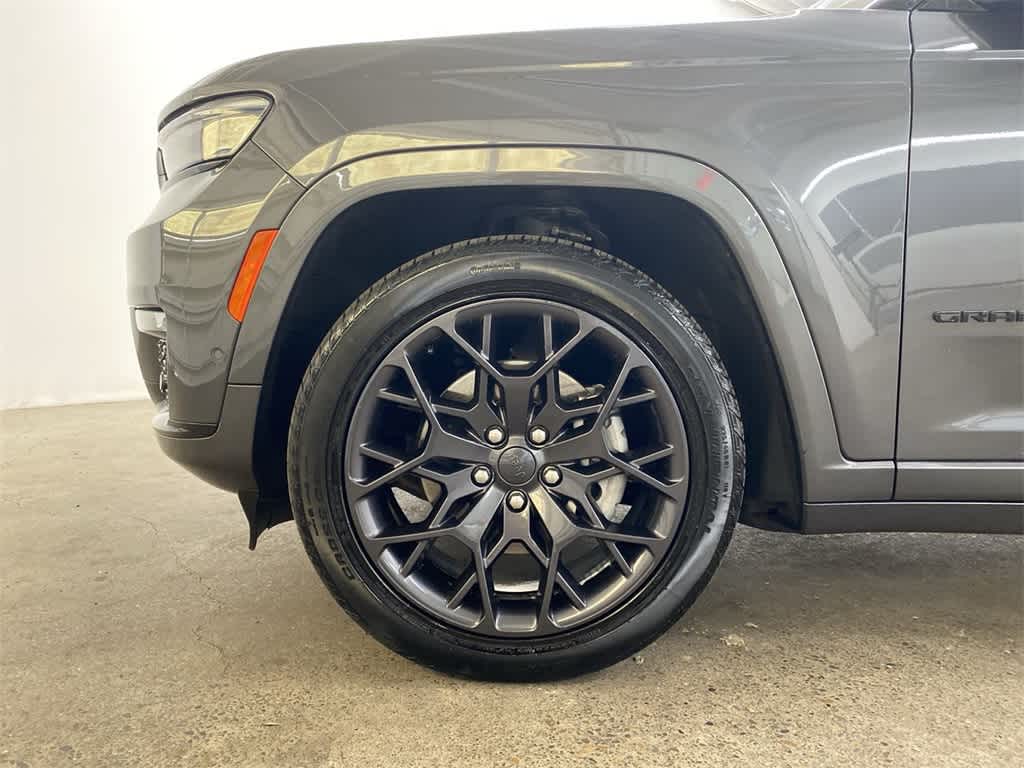 Thumbnail: 2023 Jeep Grand Cherokee - 11