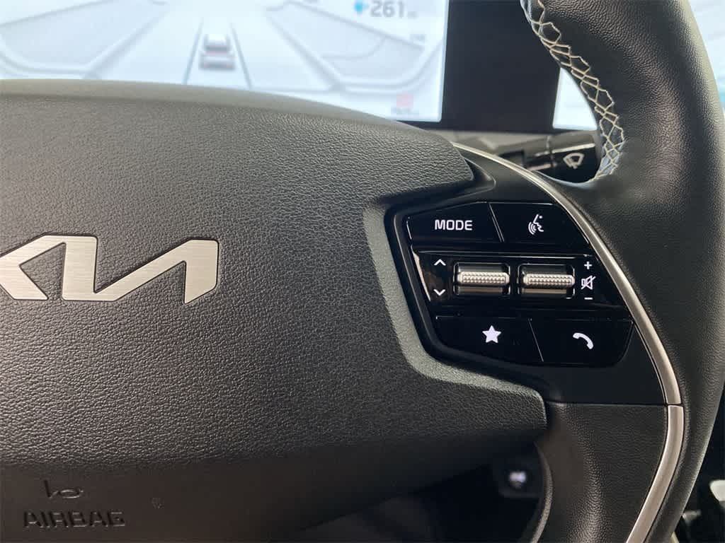 Thumbnail: 2023 Kia EV6 - 22