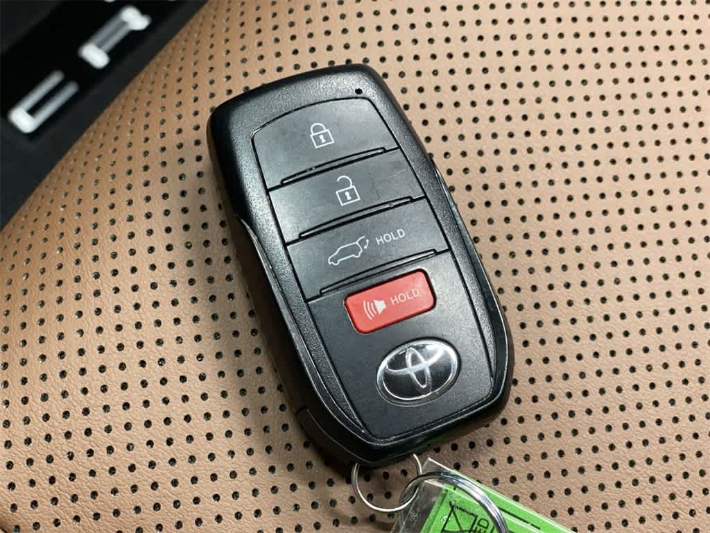 Thumbnail: 2025 Toyota Crown Signia - 30