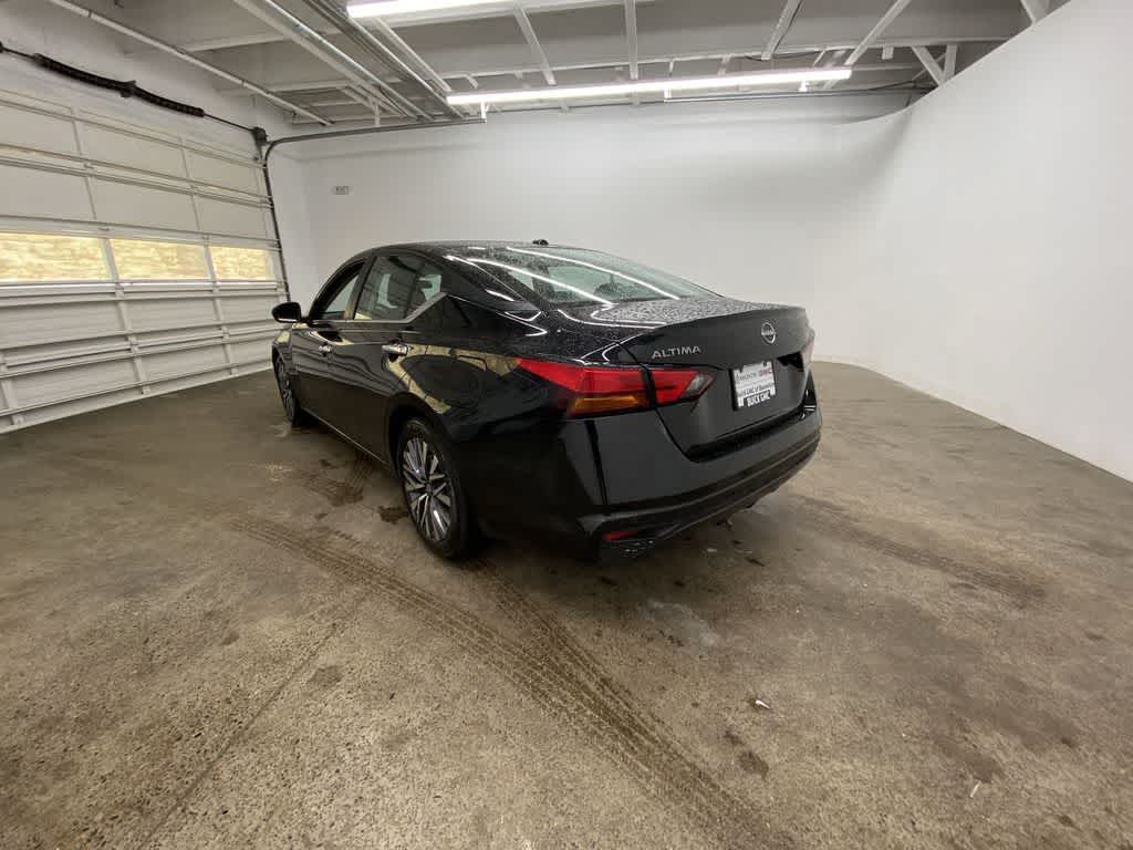 Thumbnail: 2025 Nissan Altima - 4