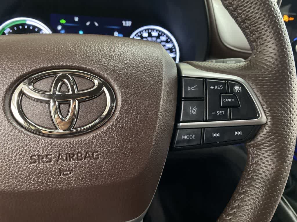 Thumbnail: 2024 Toyota Sienna - 21