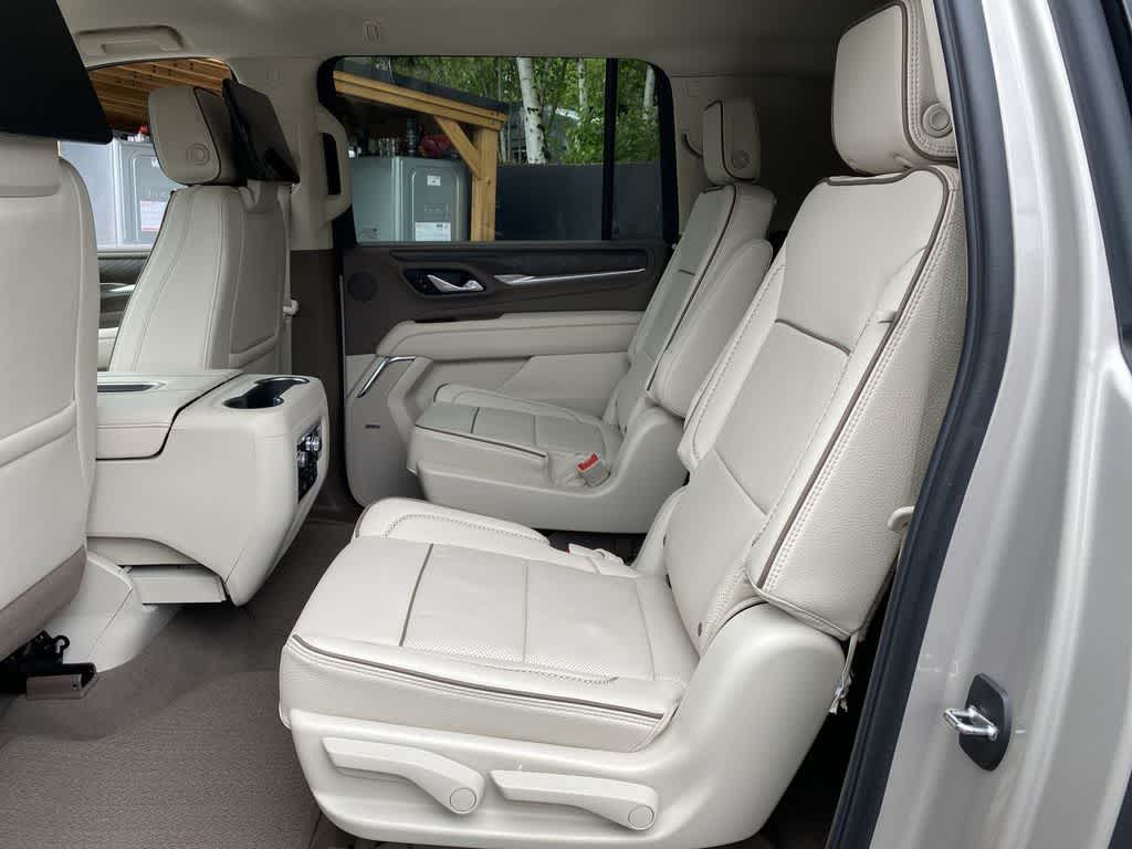 Thumbnail: 2024 GMC Yukon XL - 16