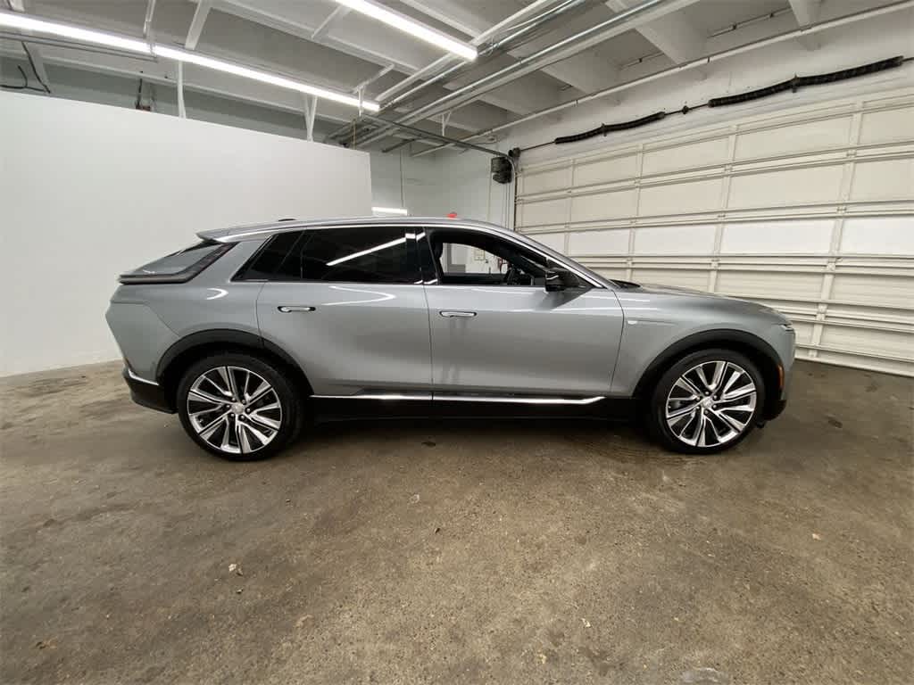 Thumbnail: 2025 Cadillac Lyriq - 7