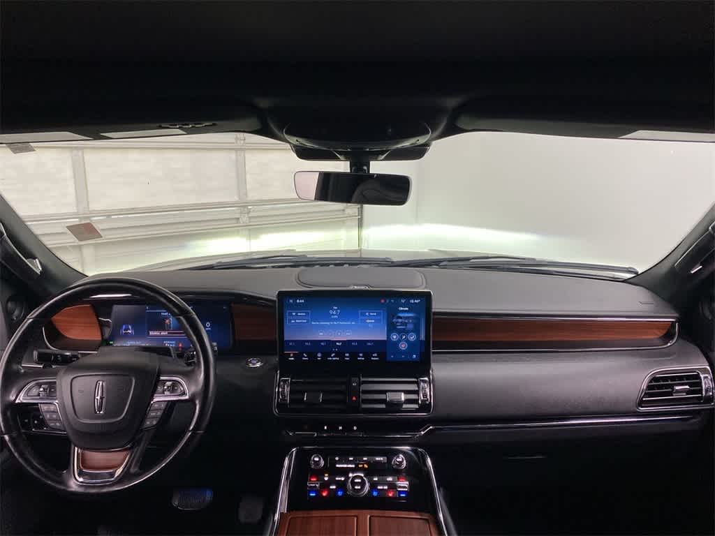 Thumbnail: 2024 Lincoln Navigator L - 12