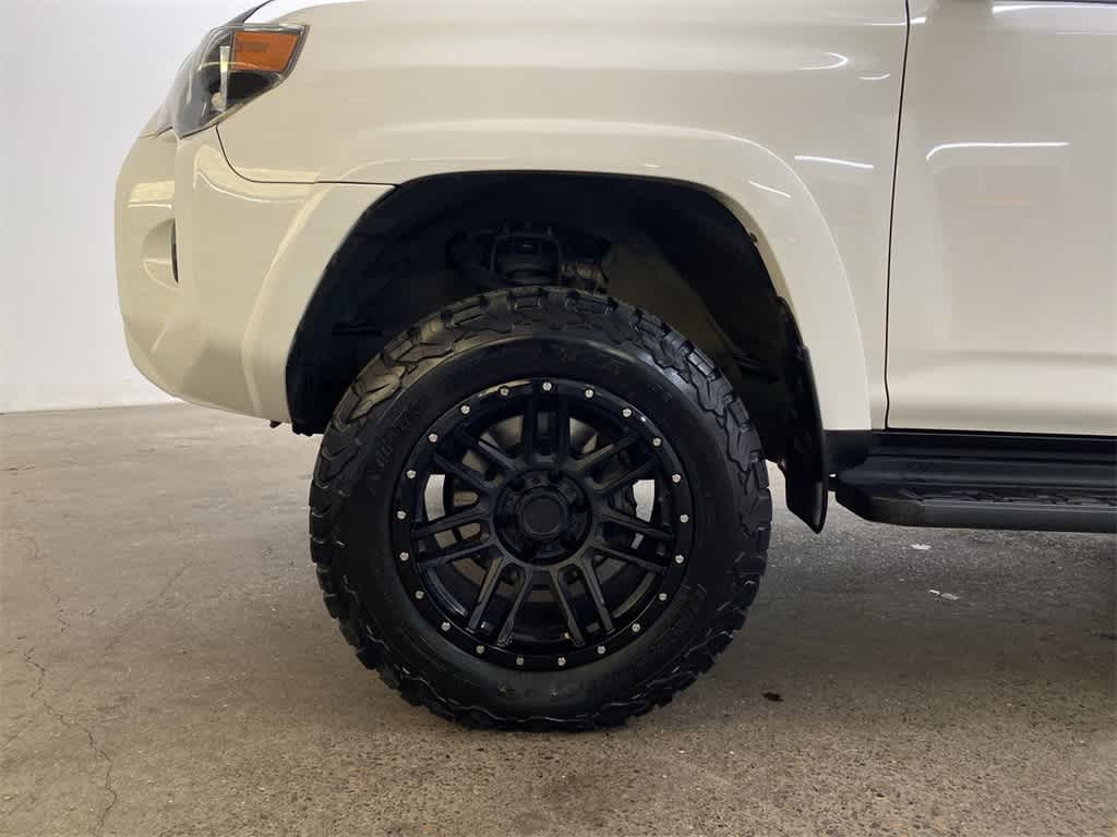 Thumbnail: 2019 Toyota 4Runner - 11