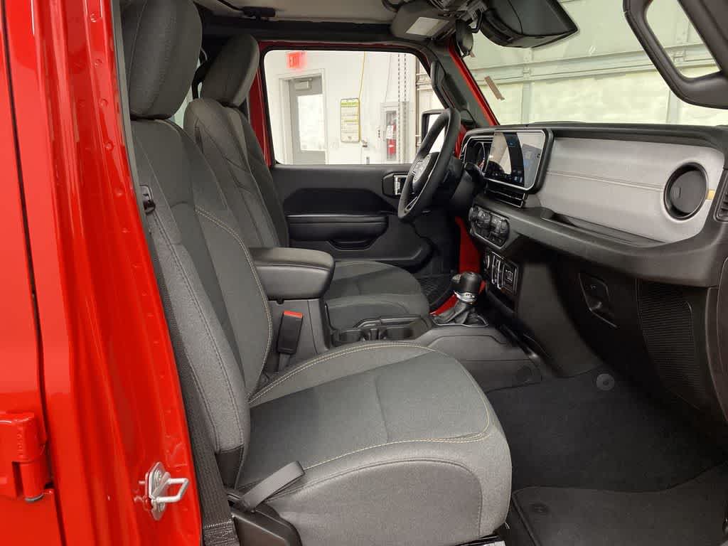 Thumbnail: 2025 Jeep Wrangler - 18