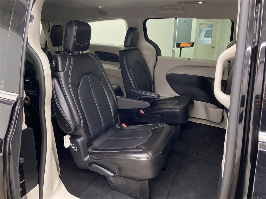 Thumbnail: 2024 Chrysler Pacifica - 18