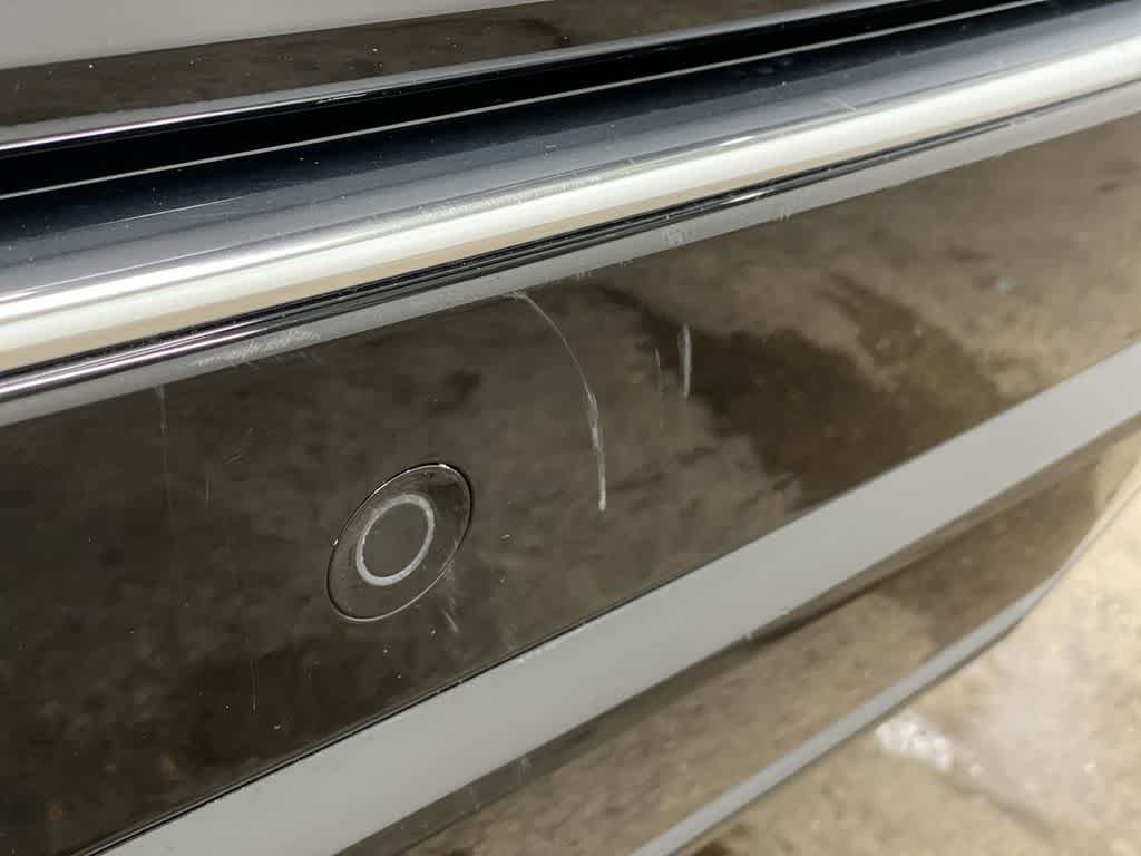 Thumbnail: 2024 Cadillac Lyriq - 32