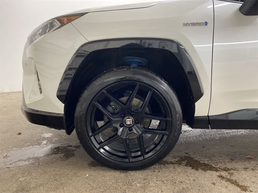 Thumbnail: 2020 Toyota RAV4 - 12