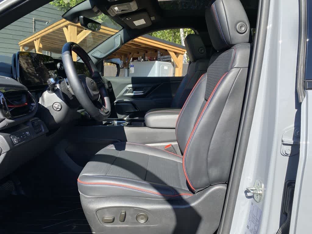 Thumbnail: 2025 Chevrolet Silverado EV - 13