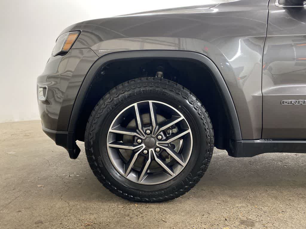 Thumbnail: 2019 Jeep Grand Cherokee - 11