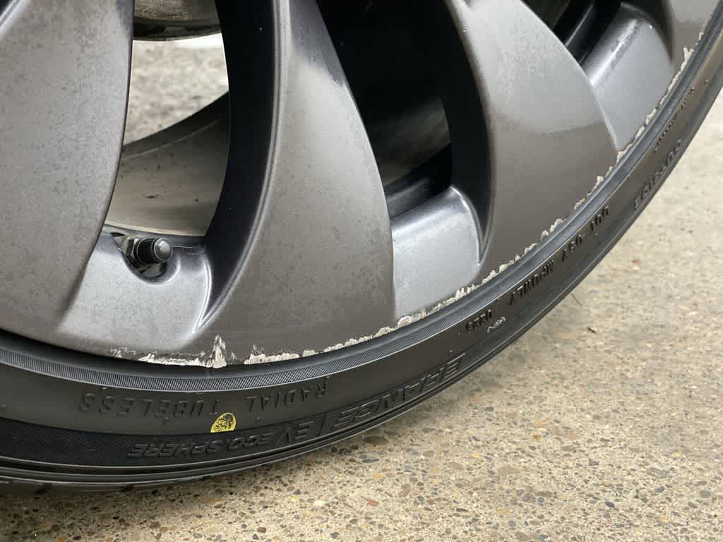 Thumbnail: 2022 Tesla Model Y - 32