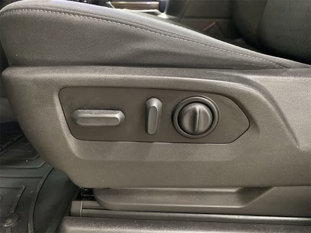 Thumbnail: 2022 Chevrolet Silverado 1500 - 15