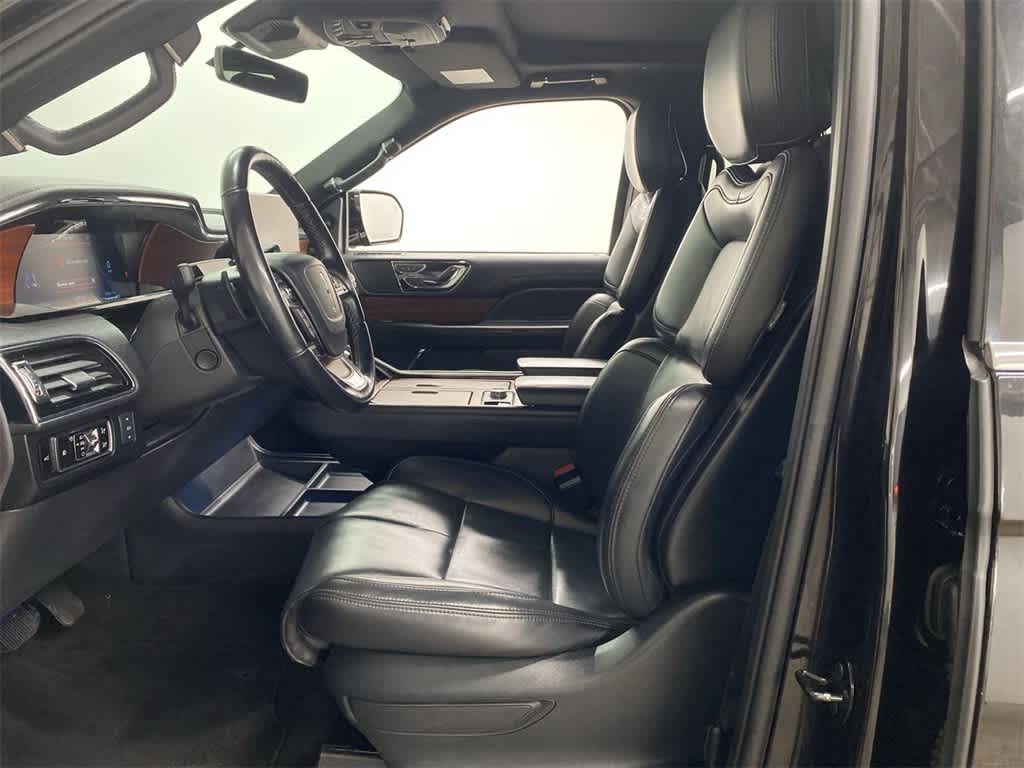 Thumbnail: 2024 Lincoln Navigator L - 13