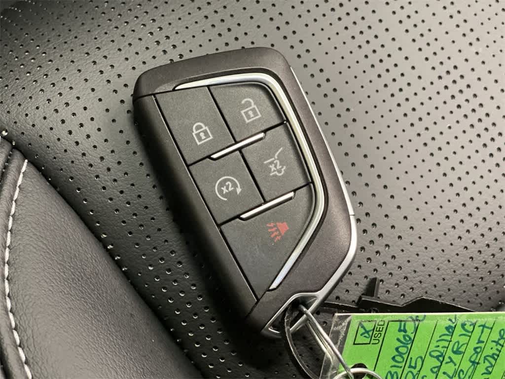 Thumbnail: 2025 Cadillac Lyriq - 29