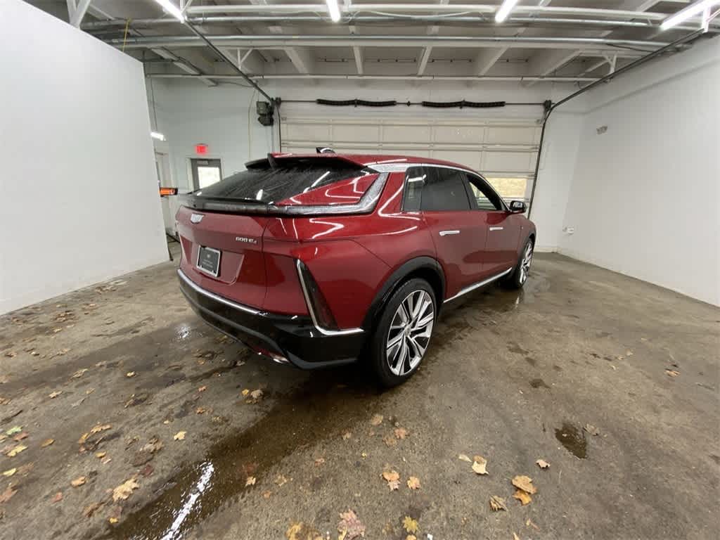 Thumbnail: 2025 Cadillac Lyriq - 6