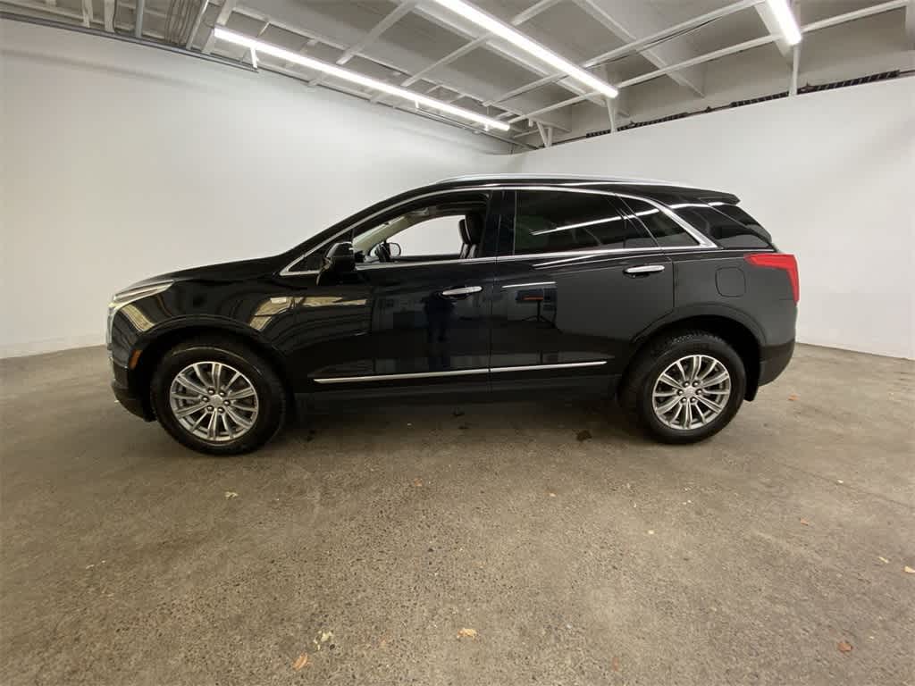 Thumbnail: 2017 Cadillac XT5 - 3