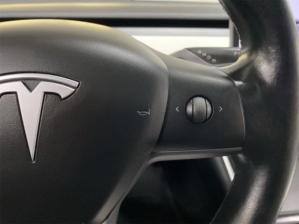 Thumbnail: 2018 Tesla Model 3 - 21