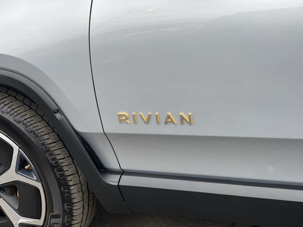 Thumbnail: 2023 Rivian R1T - 10