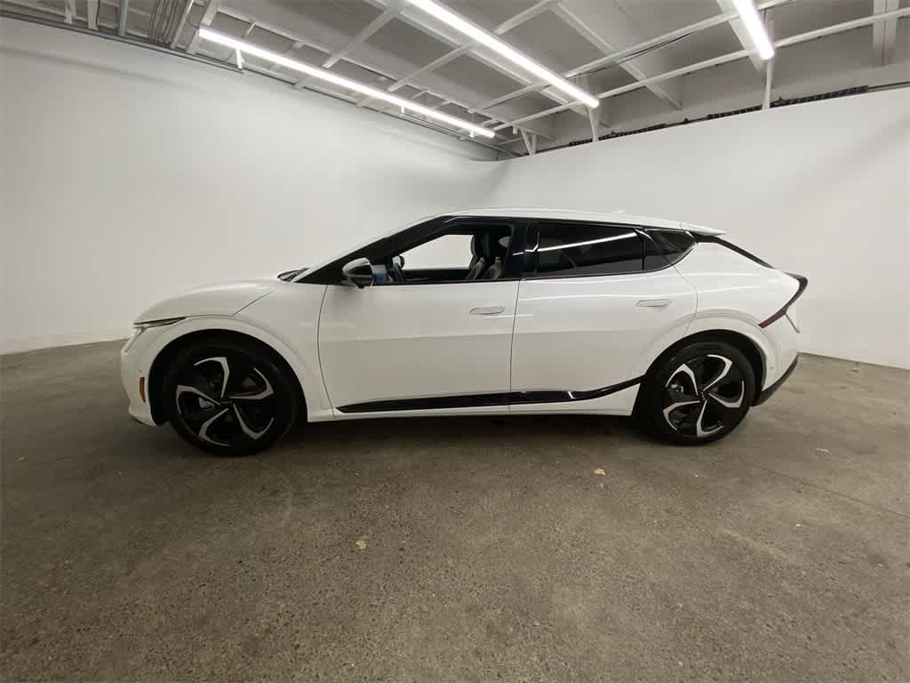 Thumbnail: 2023 Kia EV6 - 3
