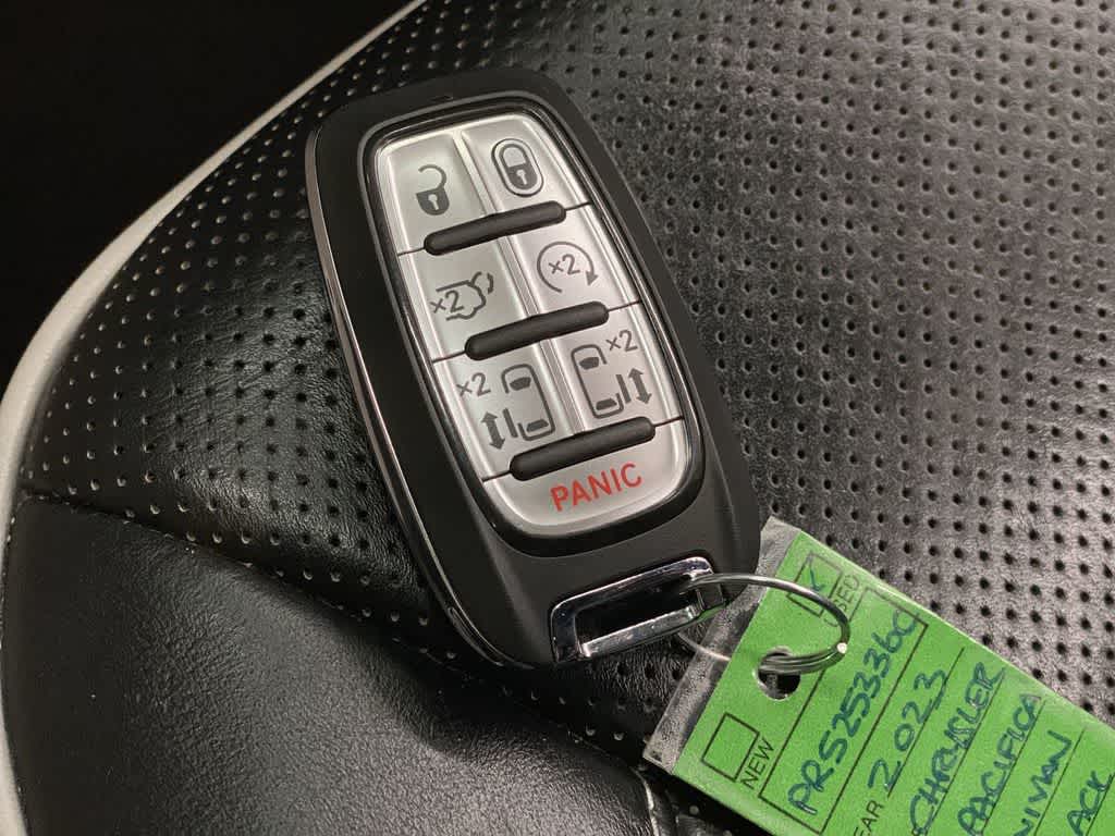 Thumbnail: 2023 Chrysler Pacifica - 29