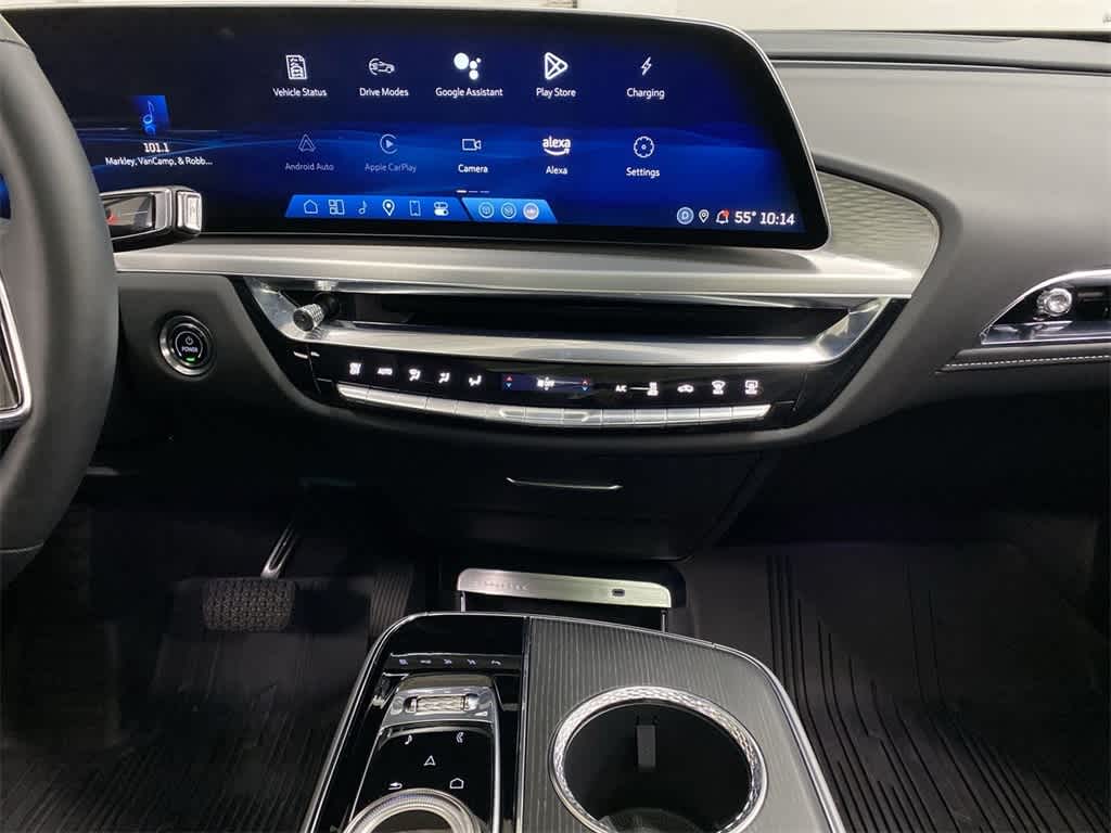 Thumbnail: 2025 Cadillac Lyriq - 25