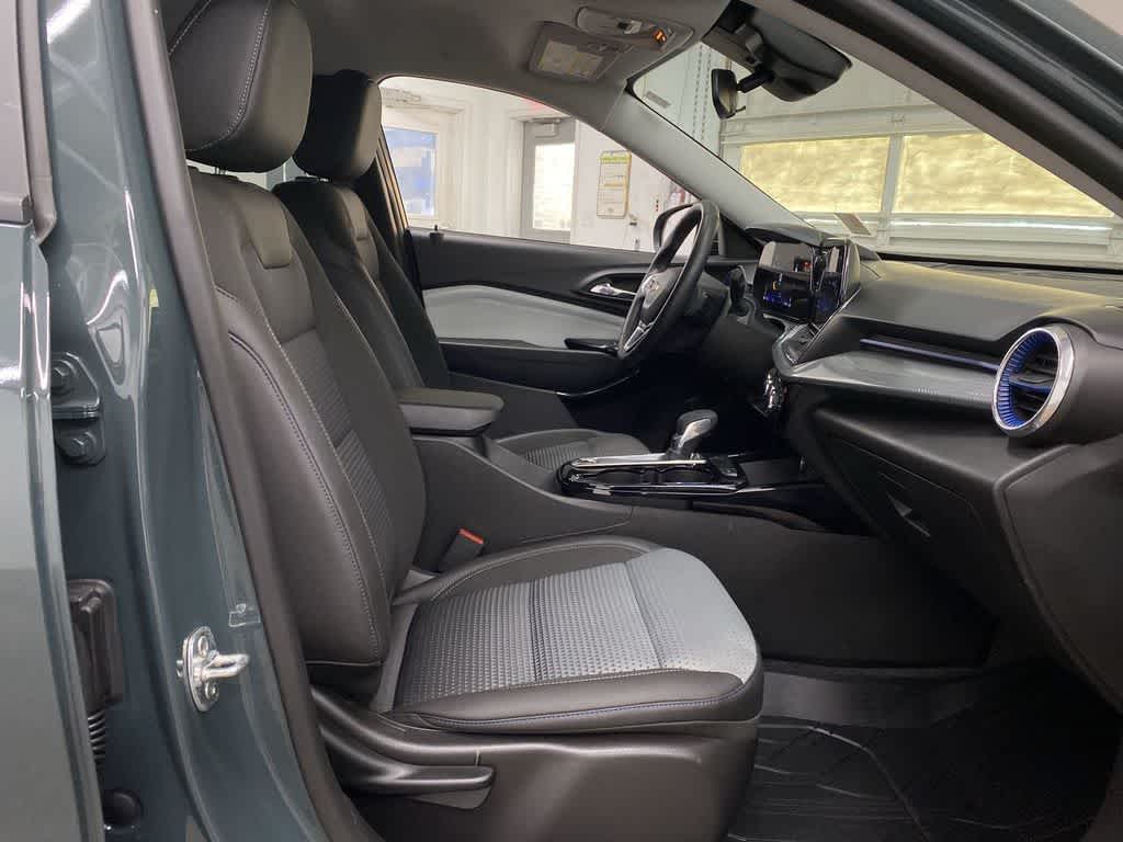 Thumbnail: 2025 Chevrolet Trax - 20