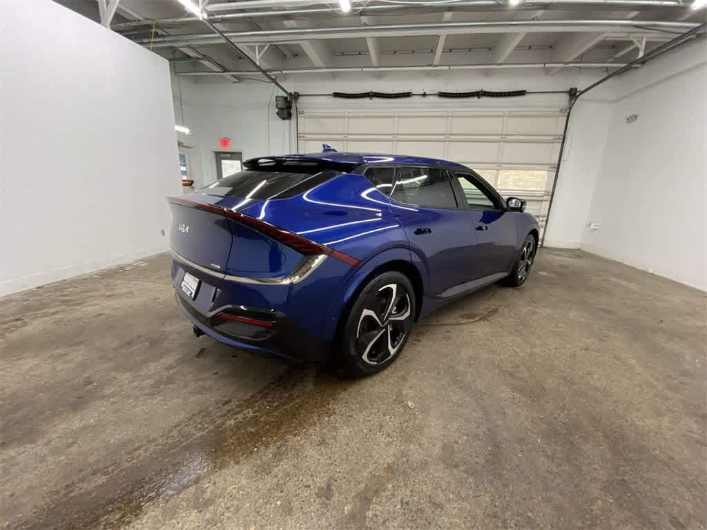 Thumbnail: 2022 Kia EV6 - 6